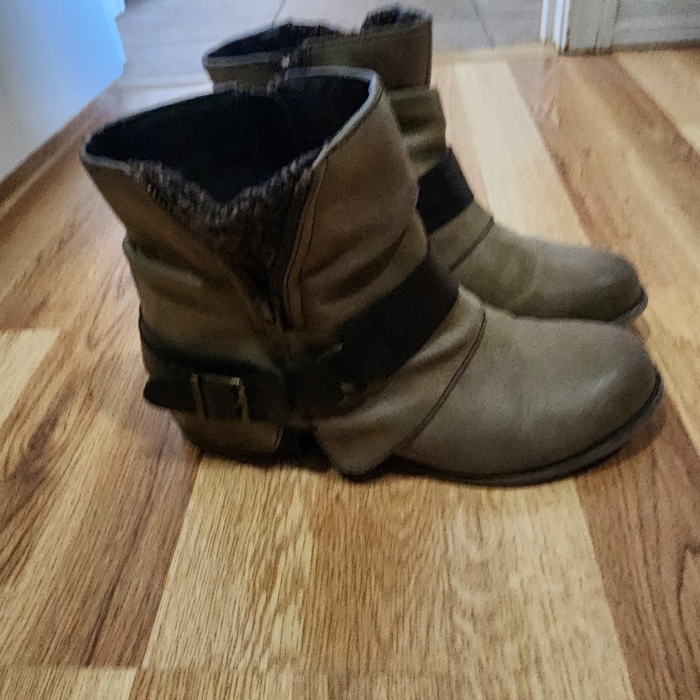 Women's Tan Ankle Boots